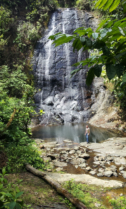 your's truly,  Rolando at Waterfall at 3000 ft.