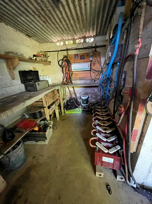 Solar battery array 